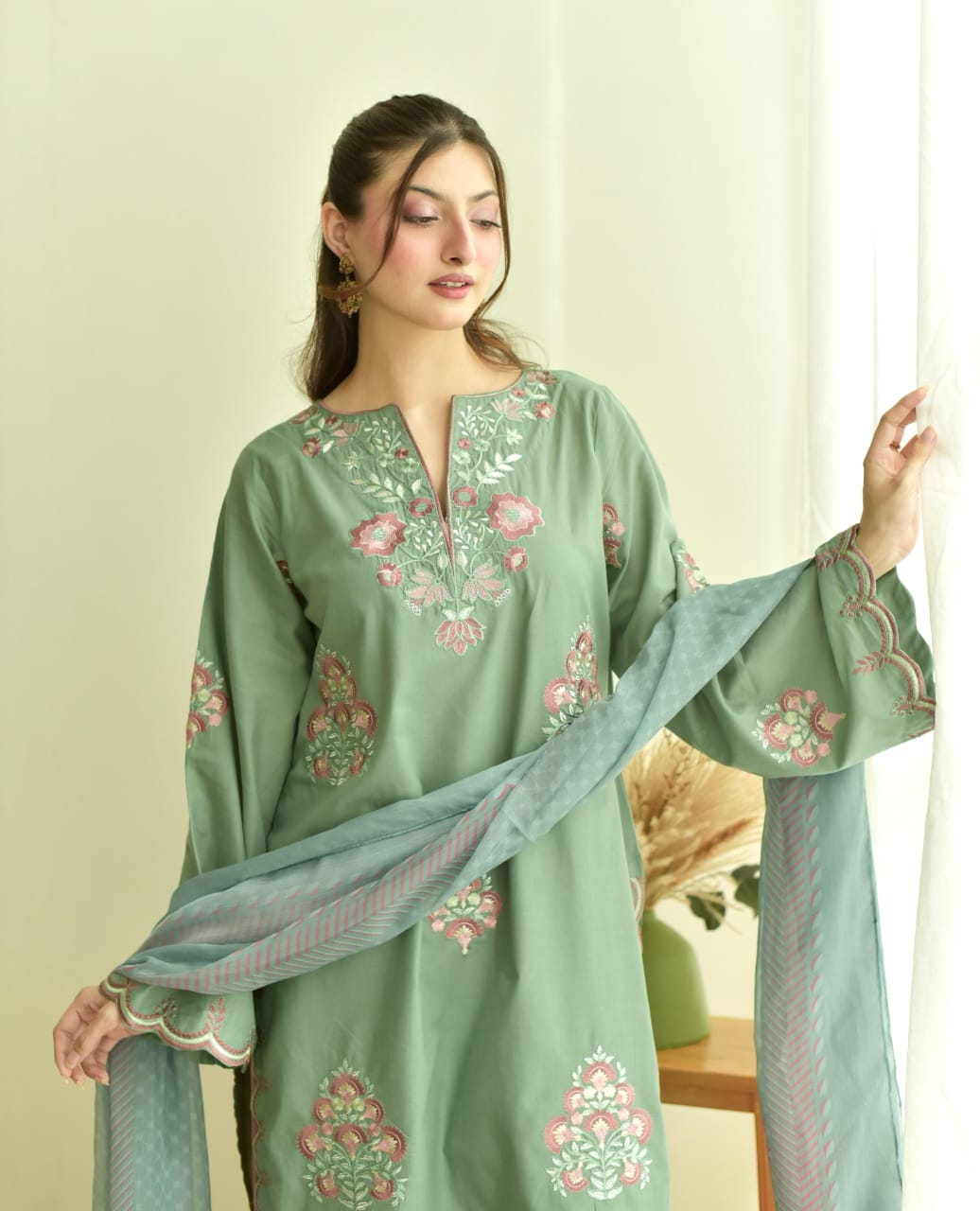 PARI LAWN 3PC ( FARSHI SHALWAR )