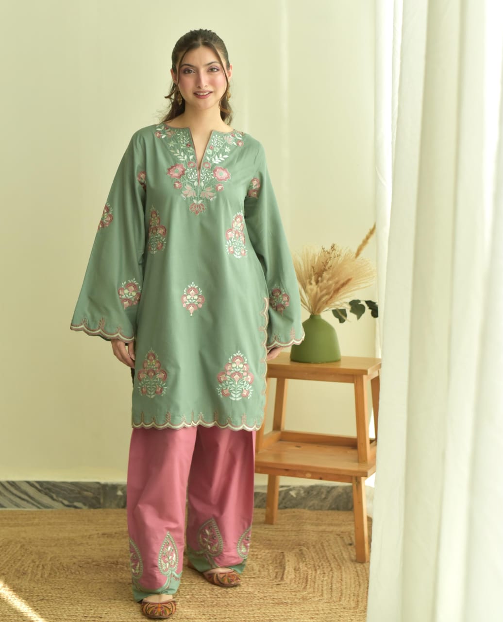 PARI LAWN 3PC ( FARSHI SHALWAR )